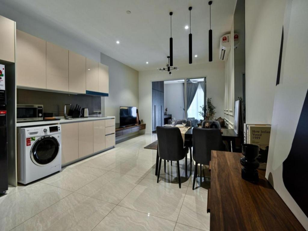 Oyo 90952 Quill Residences 2*
