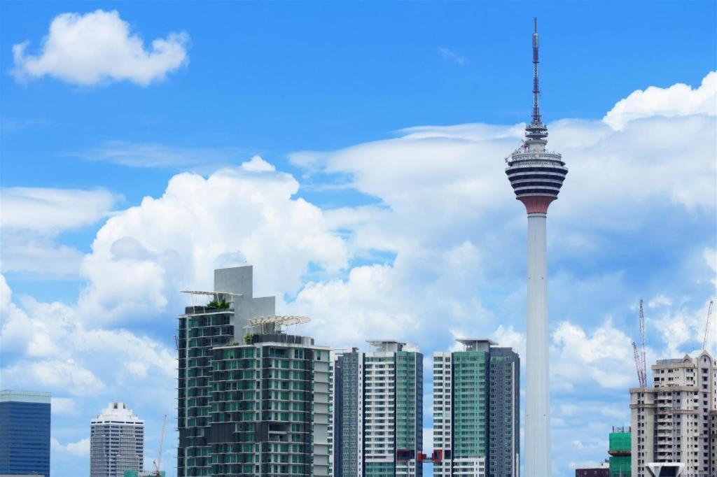 Oyo 90952 Quill Residences Hotel 2*