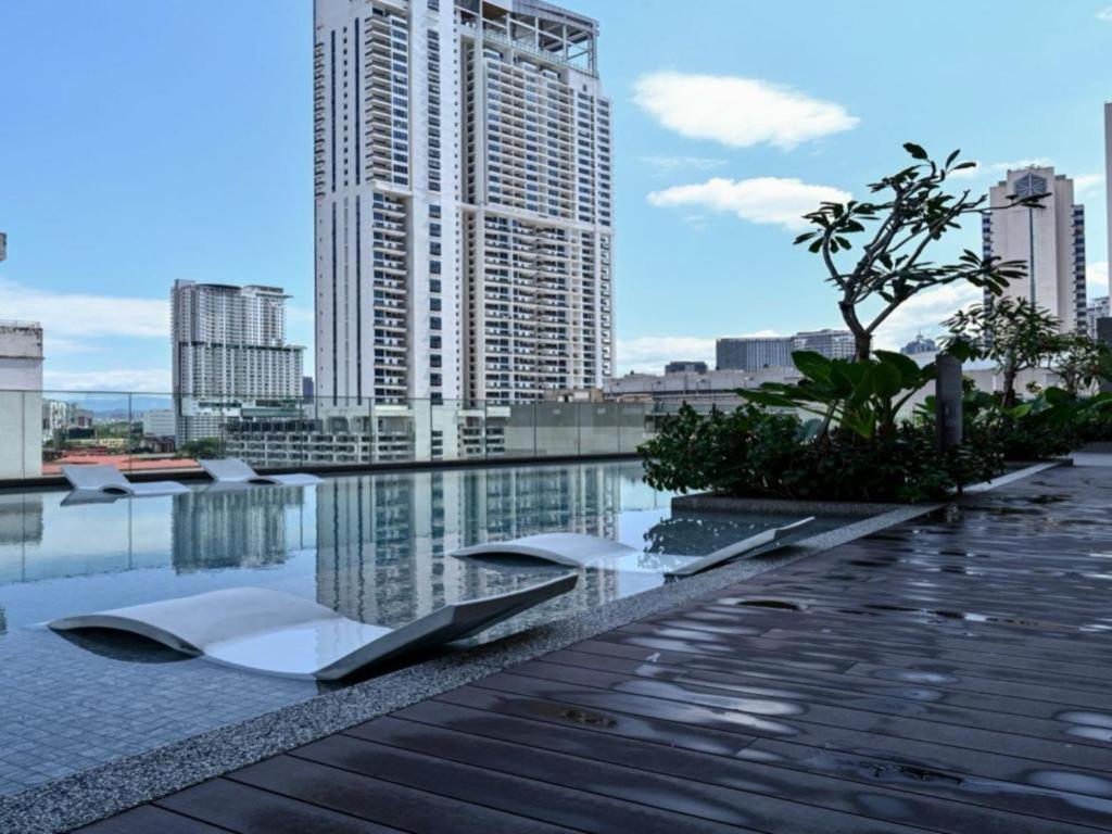 Oyo 90952 Quill Residences