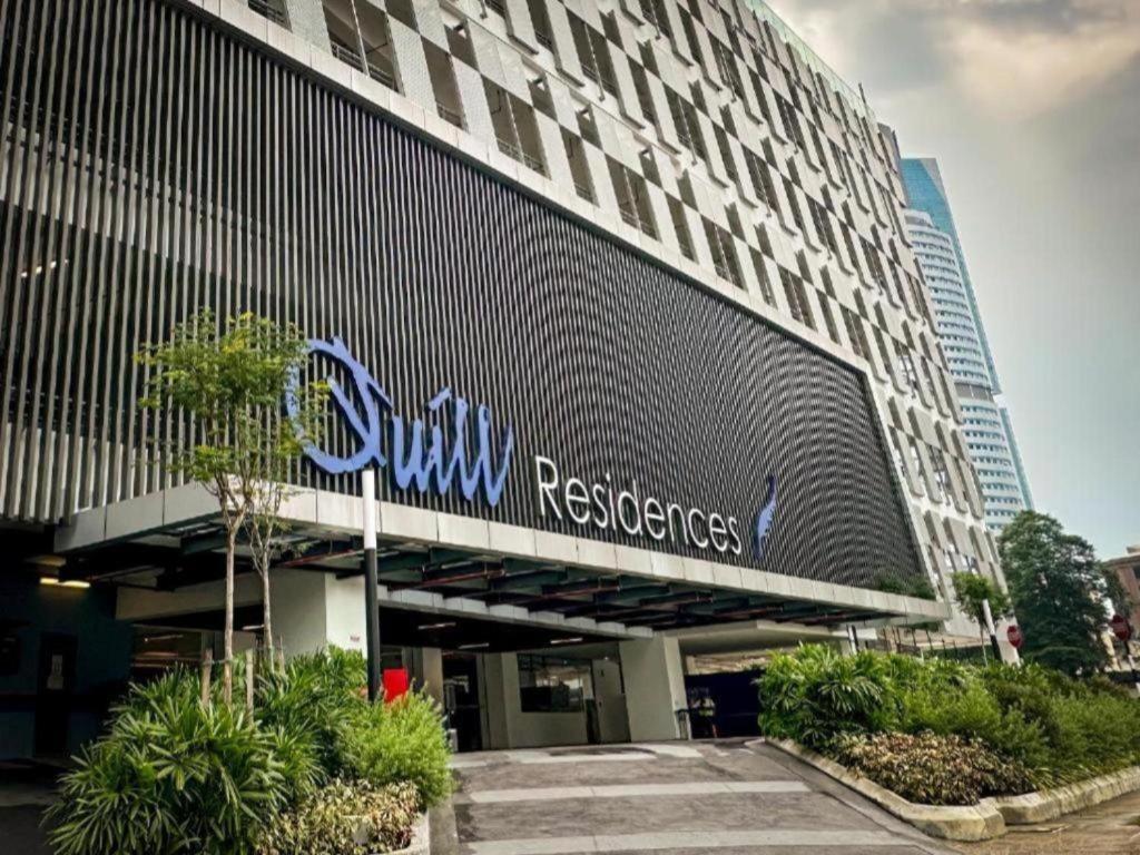 Hotel Oyo 90952 Quill Residences 2*