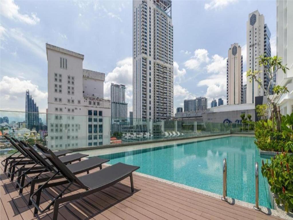 Oyo 90952 Quill Residences 2*