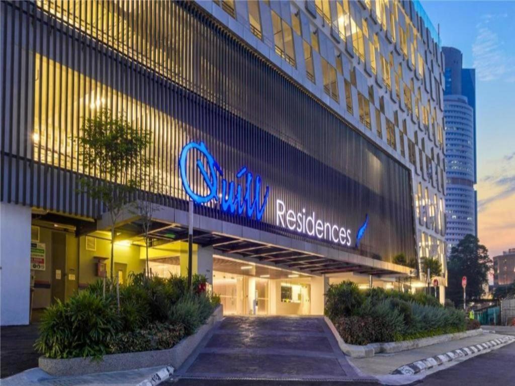 Oyo 90952 Quill Residences 2*