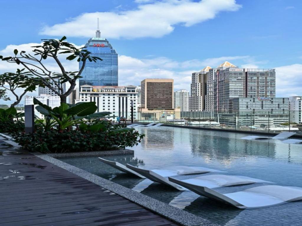 Oyo 90952 Quill Residences Hotel 2*