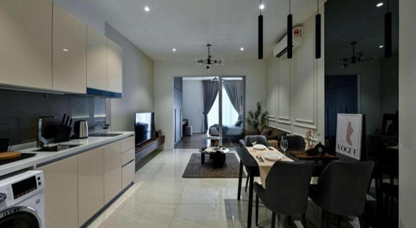 Hotel Oyo 90952 Quill Residences 2*